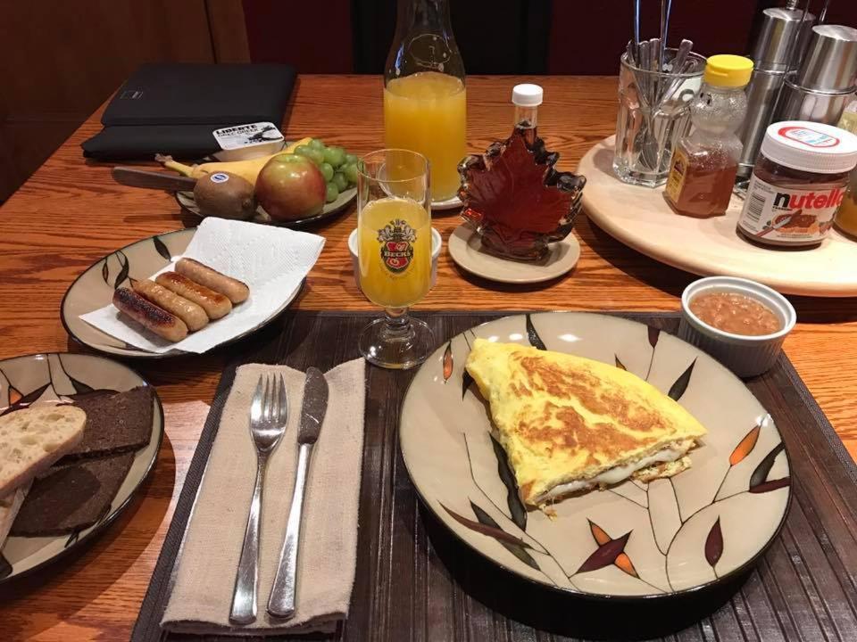مونتريال A La Carte Bed & Breakfast المظهر الخارجي الصورة